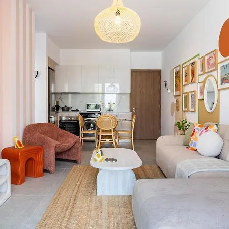 Lunette - Artful 1-br & Balcony In * Larnaka