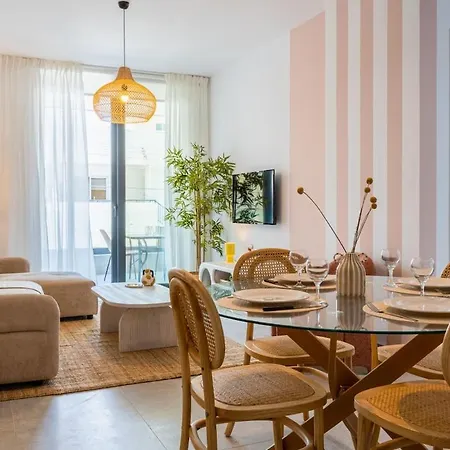 Lunette - Artful 1-br & Balcony In Apartment Larnaka