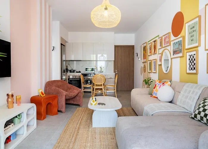 Lunette - Artful 1-br & Balcony In * Larnaka