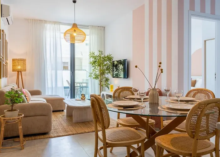 Lunette - Artful 1-br & Balcony In Apartment Larnaca